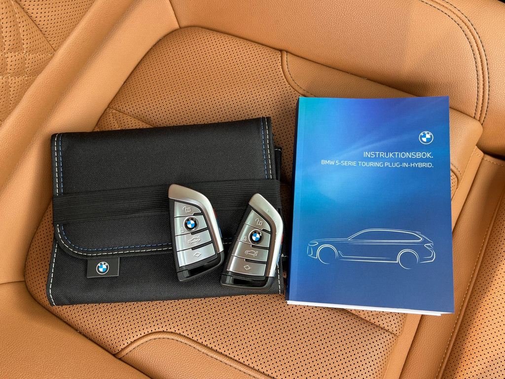 BMW 5 Serie Touring 530e xDrive High Exe M-Sport – Pano – Camera – Leder – Ambient Light – Carplay – Navi – 292PK - Afbeelding 22