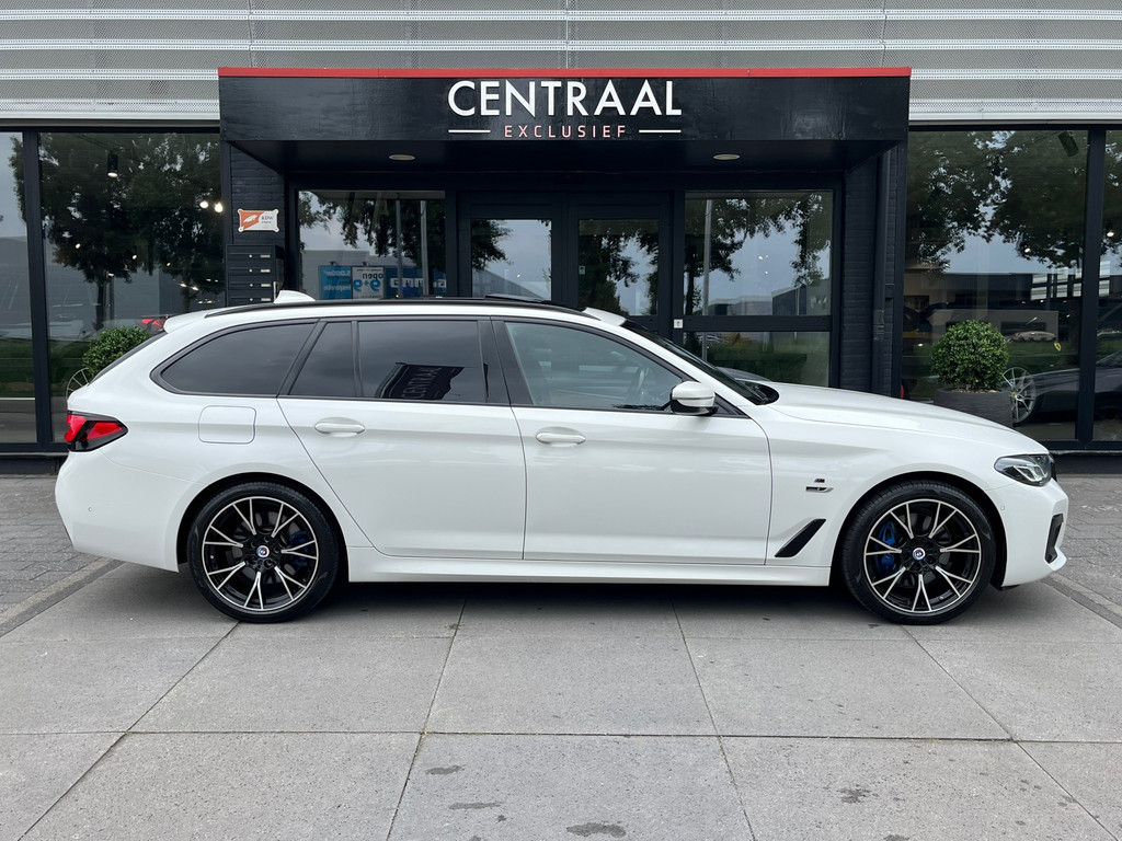 BMW 5 Serie Touring 530e xDrive High Exe M-Sport – Pano – Camera – Leder – Ambient Light – Carplay – Navi – 292PK - Afbeelding 24