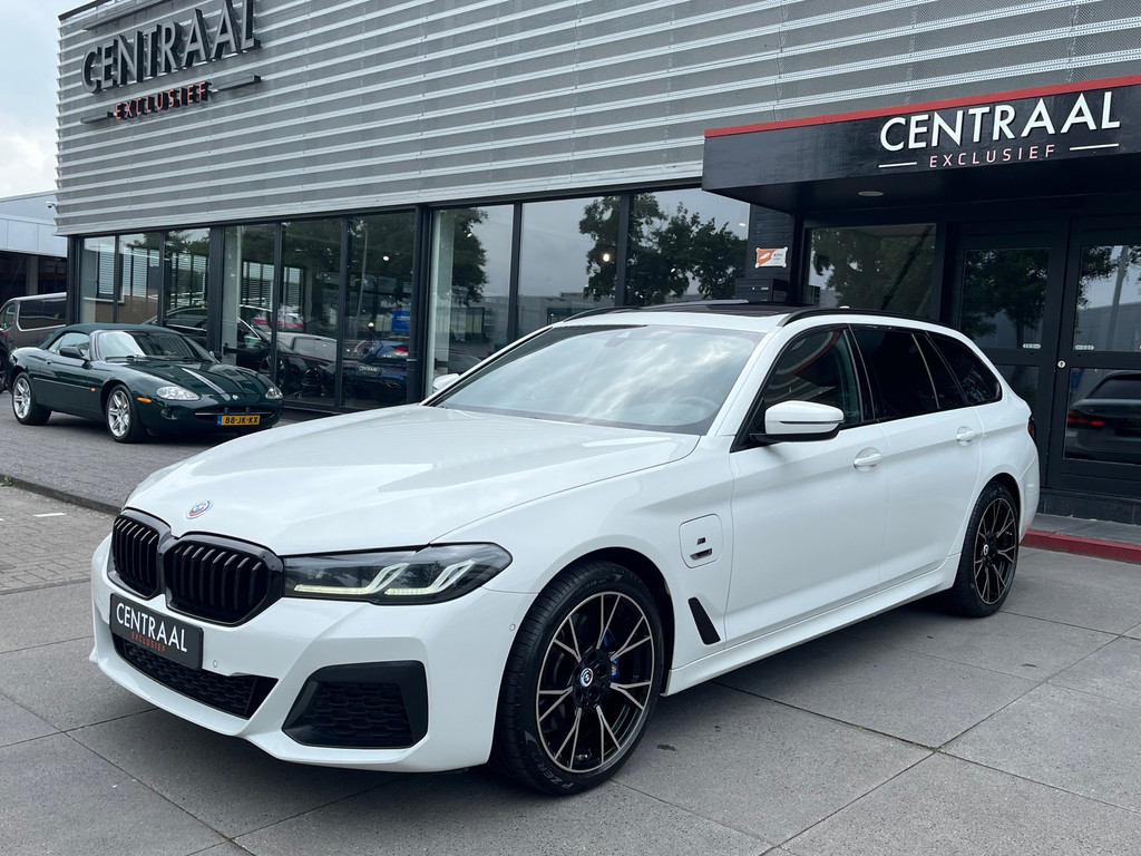 BMW 5 Serie Touring 530e xDrive High Exe M-Sport – Pano – Camera – Leder – Ambient Light – Carplay – Navi – 292PK - Afbeelding 39