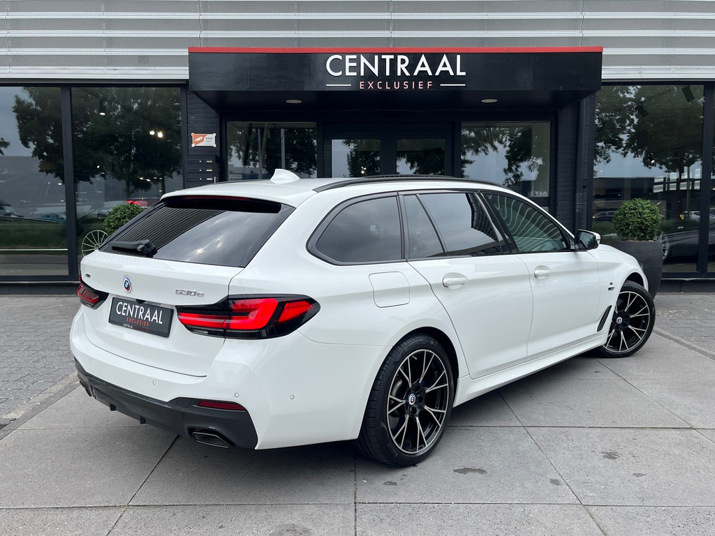 BMW 5 Serie Touring 530e xDrive High Exe M-Sport – Pano – Camera – Leder – Ambient Light – Carplay – Navi – 292PK - Afbeelding 4