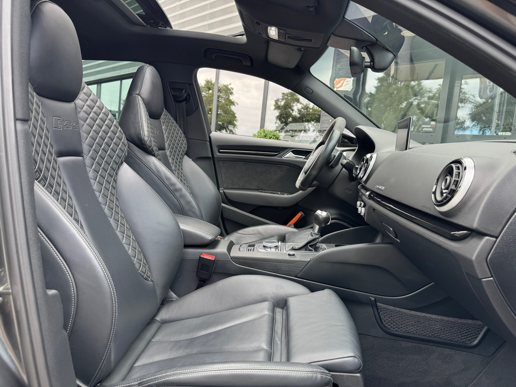 Audi RS3 Sportback 2.5 TFSI Quattro – Pano – B&O – Schaalstoelen – Camera – ACC – NL-Auto – Keyless – Leder – 367PK - Afbeelding 8