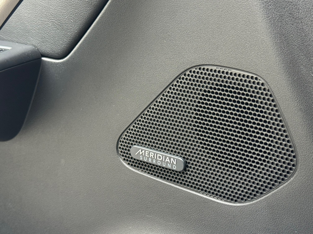 Jaguar F-Pace SVR 5.0 V8 AWD 550PK – Pano – Carbon – Meridian – Head-Up – Memory – ACC – 360Camera – Carplay – Keyless – Leder - Afbeelding 22