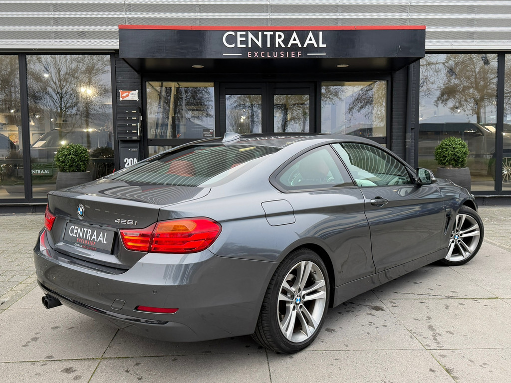 BMW 4 Serie Coupé 428i High Exe Sportline – Head-Up – Camera – Keyless – Leder – Stoelverwarming – NL-Auto - Afbeelding 4