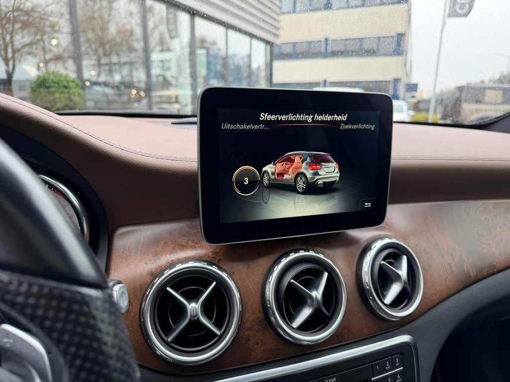 Mercedes-Benz GLA 200 Prestige AMG Leder – Pano – Xenon – Climaat.C. - Afbeelding 28