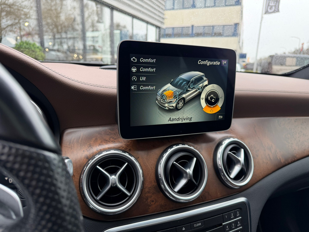 Mercedes-Benz GLA 200 Prestige AMG Leder – Pano – Xenon – Climaat.C. - Afbeelding 36