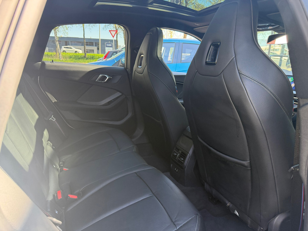 BMW 2 Serie Gran Coupé 218i High Exe M-Sport – Pano – Harman&Kardon – M-Stoelen – Keyless – Carplay – Camera - Afbeelding 31