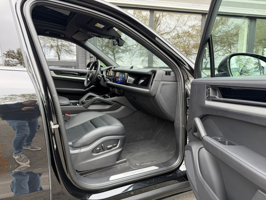 Porsche Cayenne 3.0 E-Hybrid Black Edition 470PK – Pano – Memory – Carplay – Bosé – SportChrono – Sport-Design - Afbeelding 48
