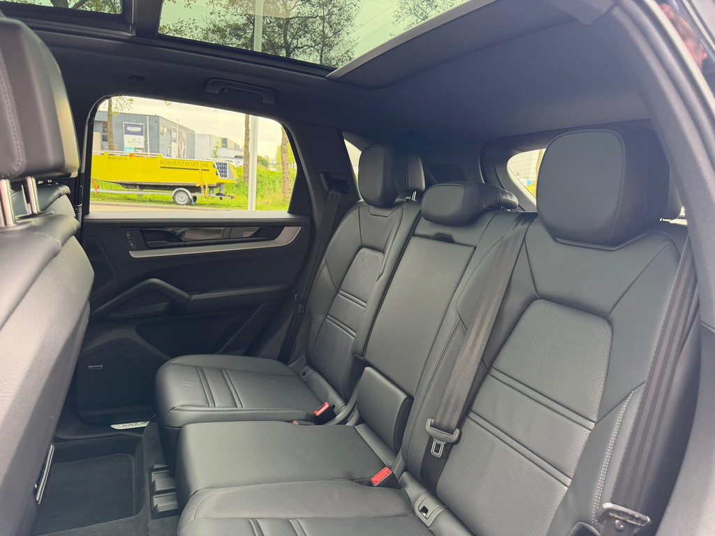 Porsche Cayenne 3.0 E-Hybrid Black Edition 470PK – Pano – Memory – Carplay – Bosé – SportChrono – Sport-Design - Afbeelding 49