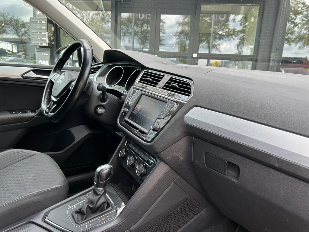 Volkswagen Tiguan 1.4 TSI ACT Connected Series R-Line DSG – Carplay – Cruise Control – ParkPilot – NL-Auto – Trekhaak - Afbeelding 36