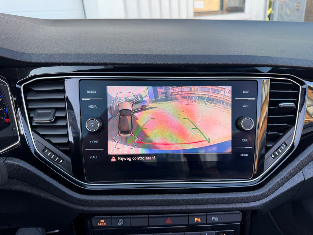 Volkswagen T-Roc Cabrio 1.5 TSI R-Line Edition Blue Leder – Beats-Audio – 150PK – ACC – Carplay – Camera – IQ-Lights – Virtual-cockpit - Afbeelding 10