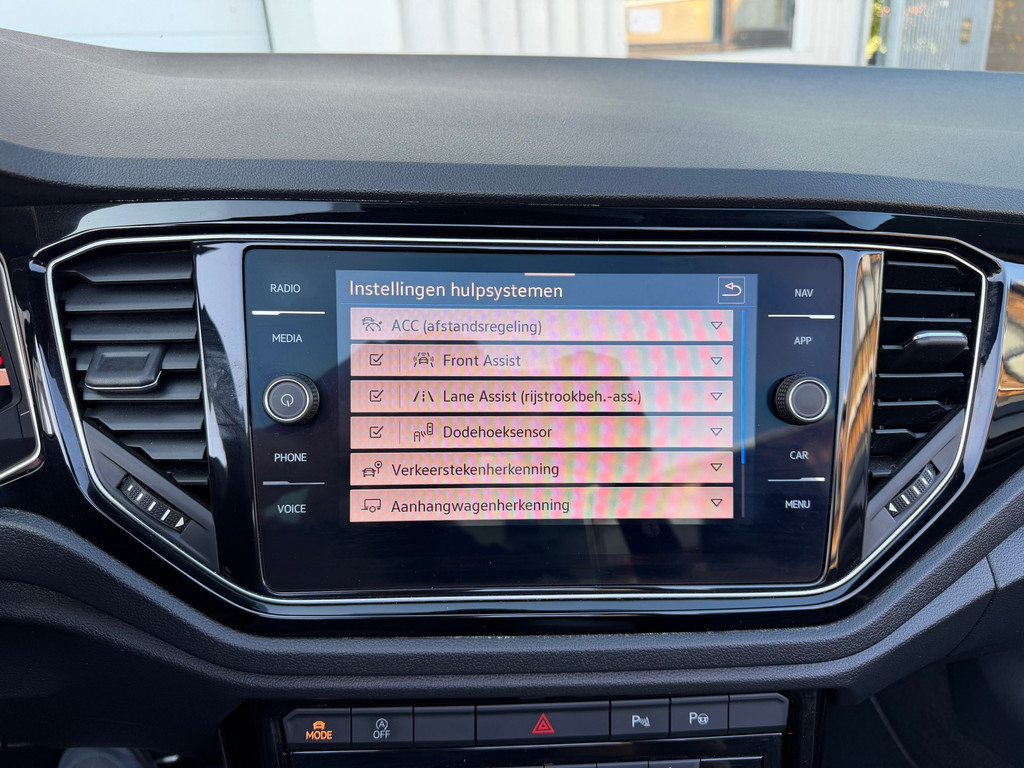 Volkswagen T-Roc Cabrio 1.5 TSI R-Line Edition Blue Leder – Beats-Audio – 150PK – ACC – Carplay – Camera – IQ-Lights – Virtual-cockpit - Afbeelding 21