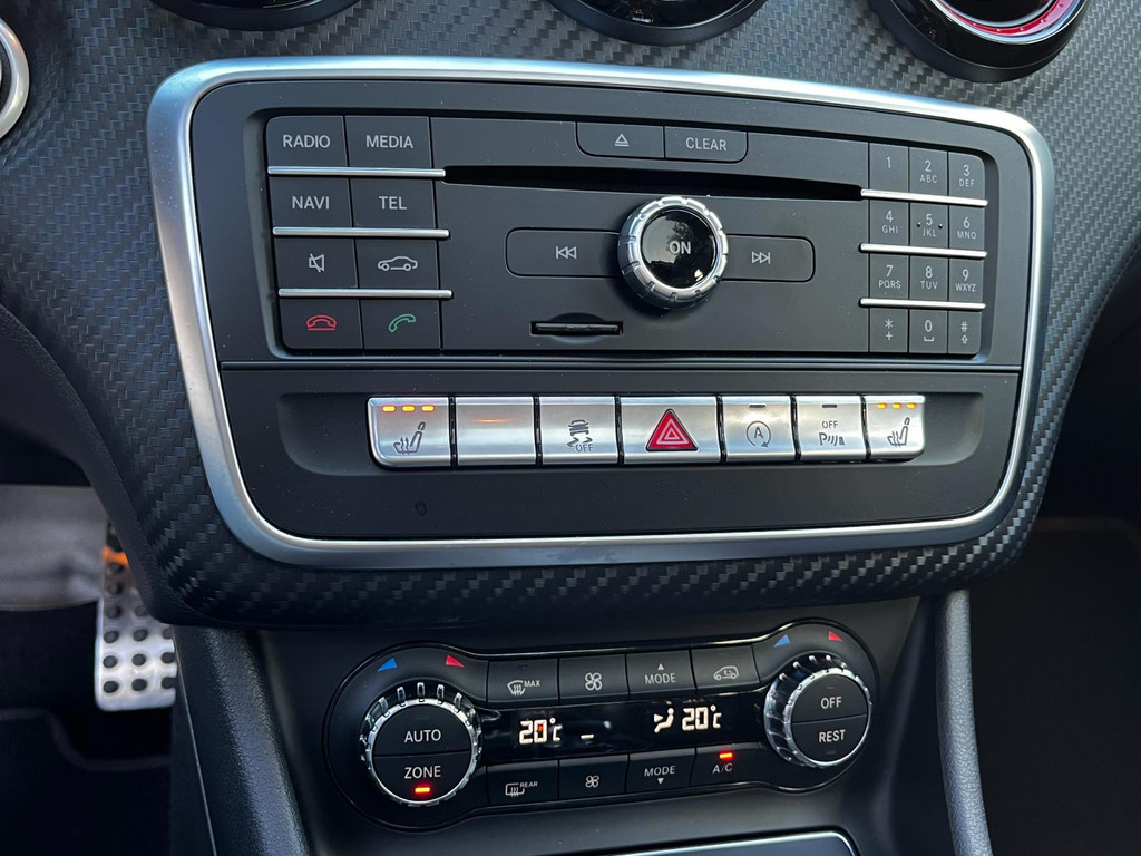 Mercedes-Benz A-Klasse 45 AMG 4MATIC Pano – Armytrix – Camera – Leder – Navi – 381PK – Cruise Control - Afbeelding 29