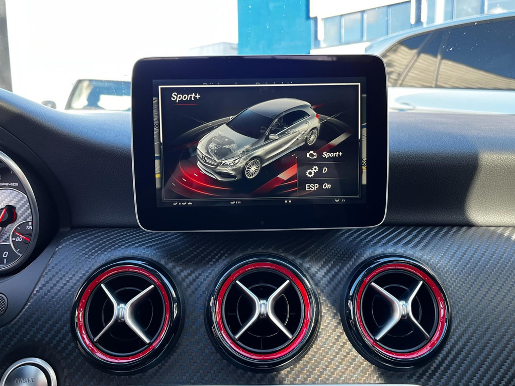 Mercedes-Benz A-Klasse 45 AMG 4MATIC Pano – Armytrix – Camera – Leder – Navi – 381PK – Cruise Control - Afbeelding 9