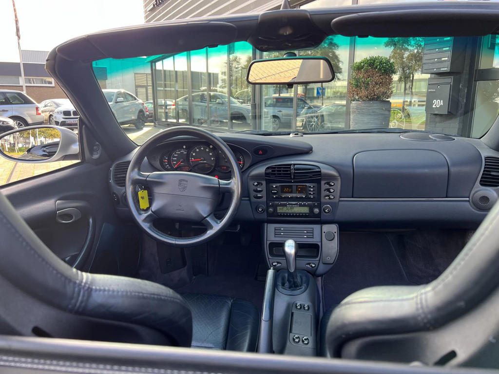 Porsche 911 Cabrio 3.4 Carrera – cabriokap nieuw – lage km stand – hardtop – Youngtimer - Afbeelding 24