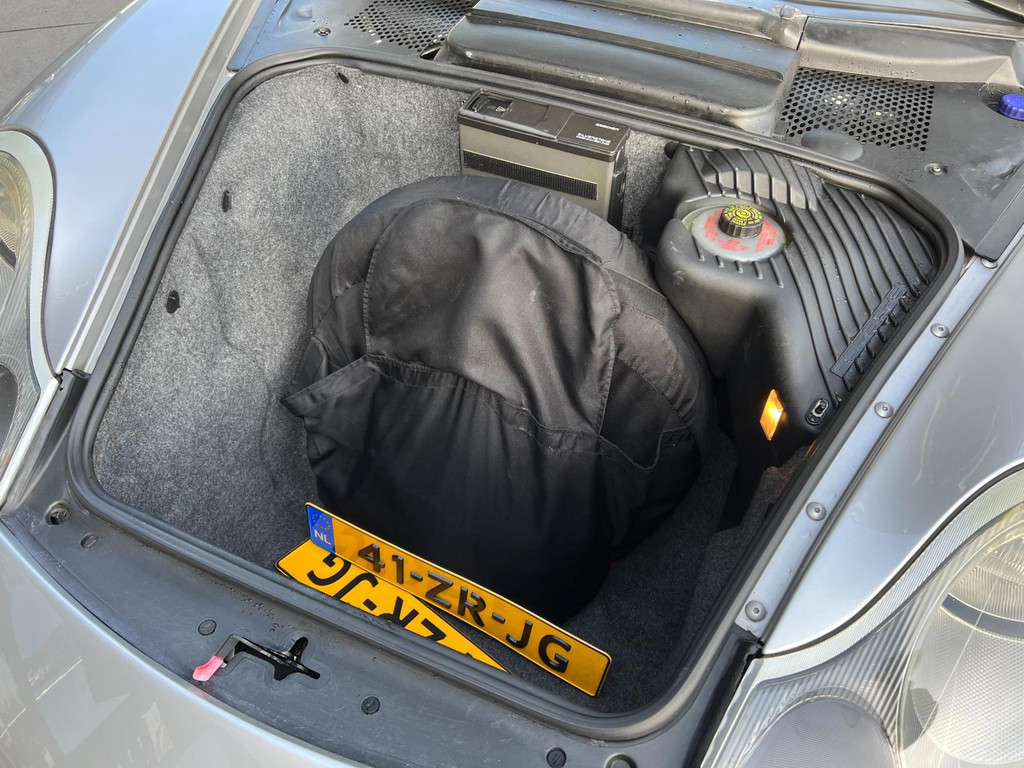 Porsche 911 Cabrio 3.4 Carrera – cabriokap nieuw – lage km stand – hardtop – Youngtimer - Afbeelding 25