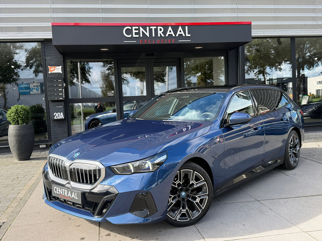 BMW 5 Serie Touring 530e M-Sport Pano – Harman&Kardon – ACC – Memory – 4wielbesturing – Keyless – 300PK