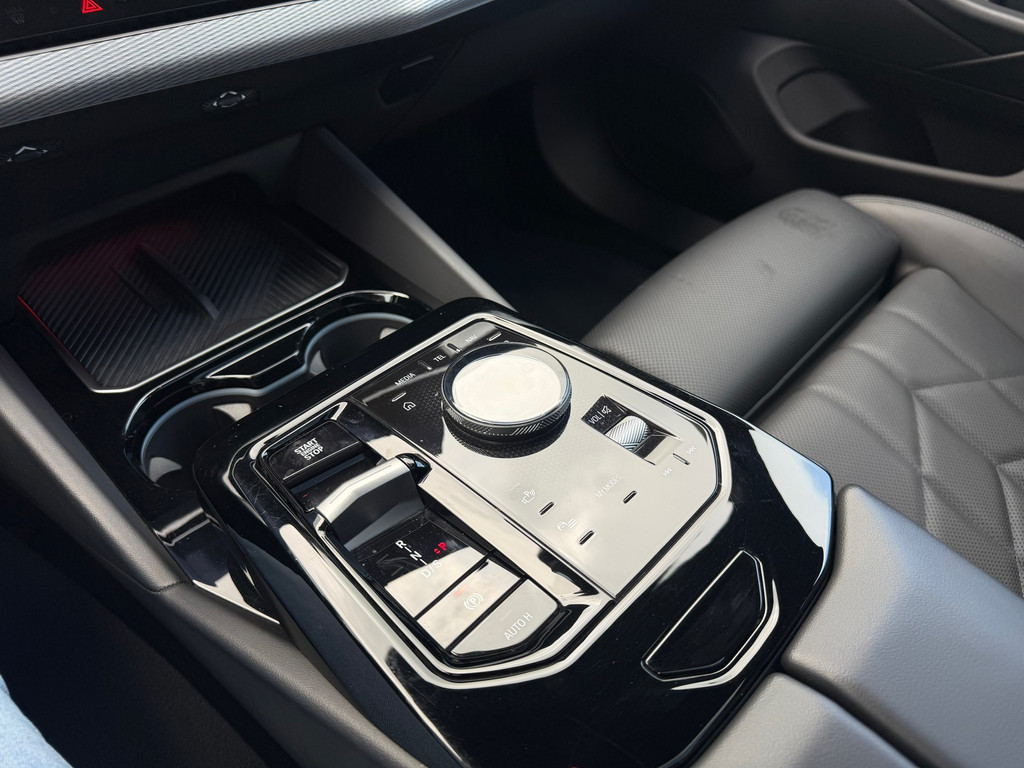 BMW 5 Serie Touring 530e M-Sport Pano – Harman&Kardon – ACC – Memory – 4wielbesturing – Keyless – 300PK - Afbeelding 39
