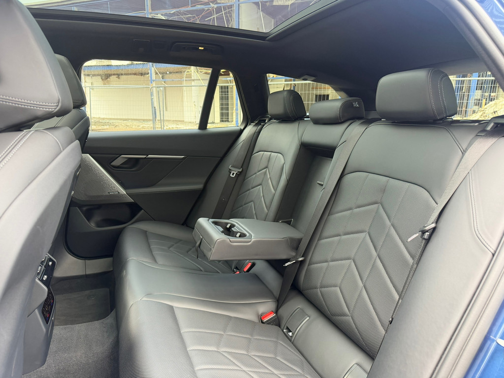 BMW 5 Serie Touring 530e M-Sport Pano – Harman&Kardon – ACC – Memory – 4wielbesturing – Keyless – 300PK - Afbeelding 41