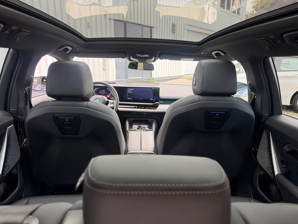 BMW 5 Serie Touring 530e M-Sport Pano – Harman&Kardon – ACC – Memory – 4wielbesturing – Keyless – 300PK - Afbeelding 42