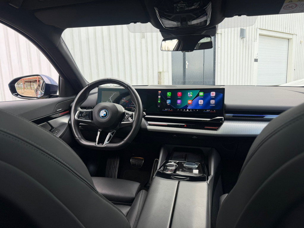 BMW 5 Serie Touring 530e M-Sport Pano – Harman&Kardon – ACC – Memory – 4wielbesturing – Keyless – 300PK - Afbeelding 44