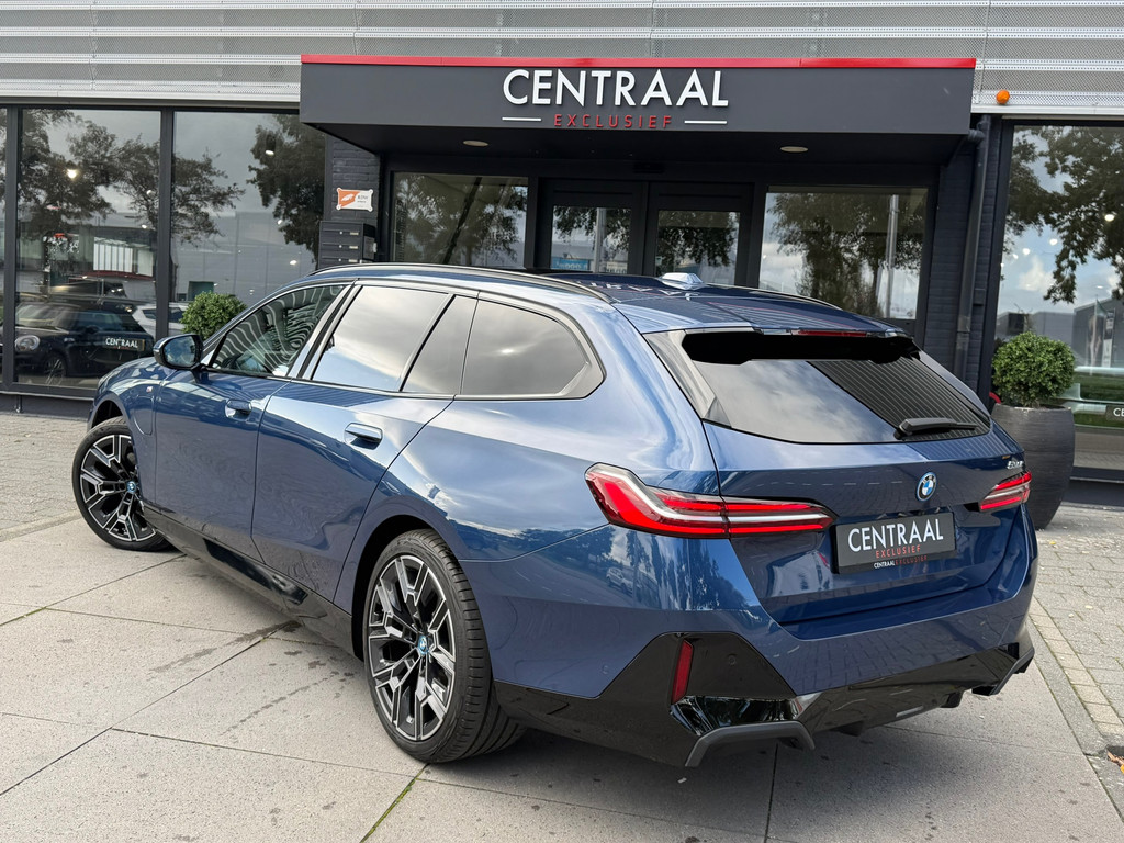 BMW 5 Serie Touring 530e M-Sport Pano – Harman&Kardon – ACC – Memory – 4wielbesturing – Keyless – 300PK - Afbeelding 4