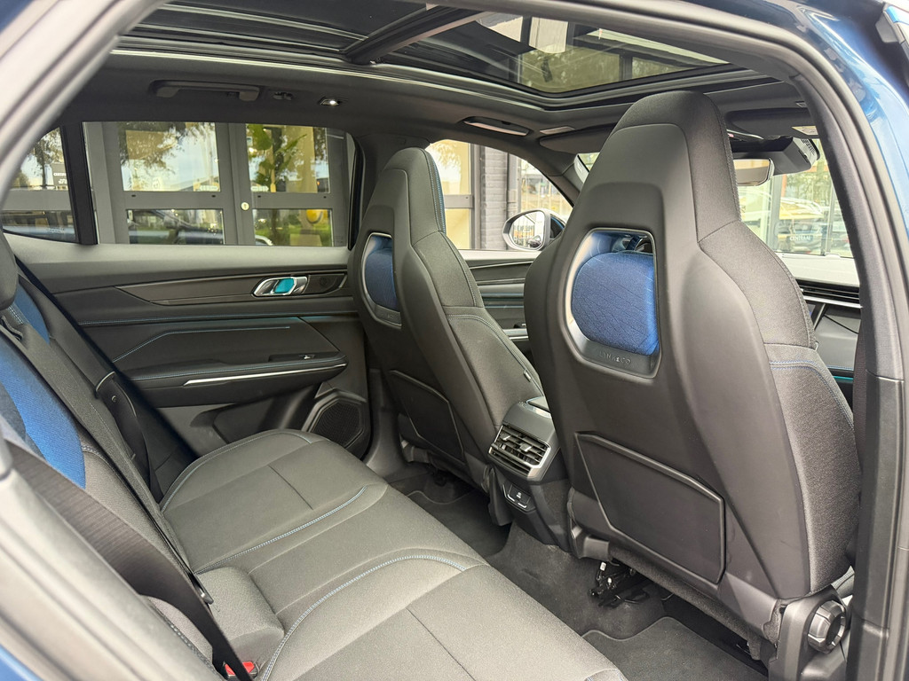 Lynk & Co 01 1.5 Zwarte Hemel – Pano – NL-Auto – Keyless – Infinity – Camera – Carplay – Memory - Afbeelding 27