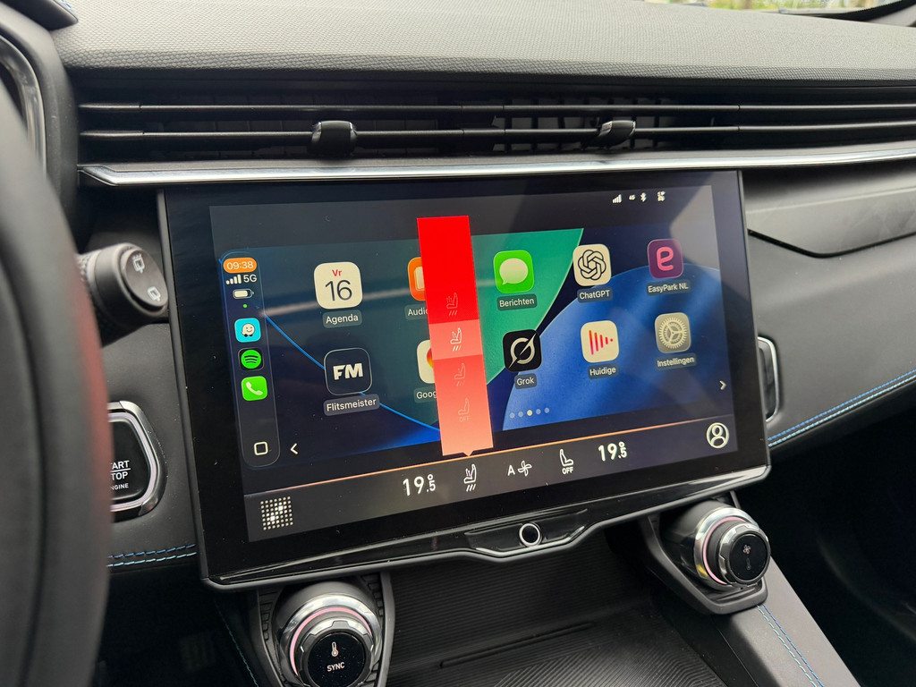 Lynk & Co 01 1.5 Zwarte Hemel – Pano – NL-Auto – Keyless – Infinity – Camera – Carplay – Memory - Afbeelding 28